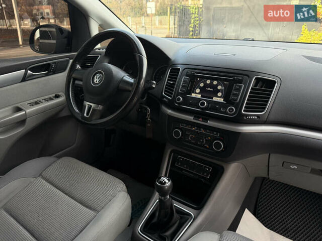 Черный Фольксваген Шаран, объемом двигателя 2 л и пробегом 245 тыс. км за 9900 $, фото 34 на Automoto.ua