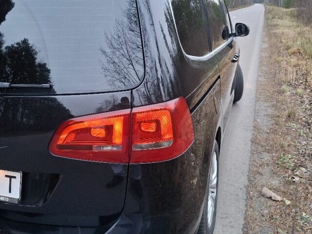 Чорний Фольксваген Шаран, об'ємом двигуна 2 л та пробігом 289 тис. км за 15000 $, фото 4 на Automoto.ua