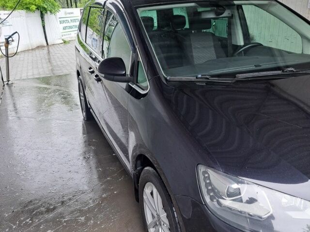 Чорний Фольксваген Шаран, об'ємом двигуна 2 л та пробігом 290 тис. км за 10500 $, фото 3 на Automoto.ua