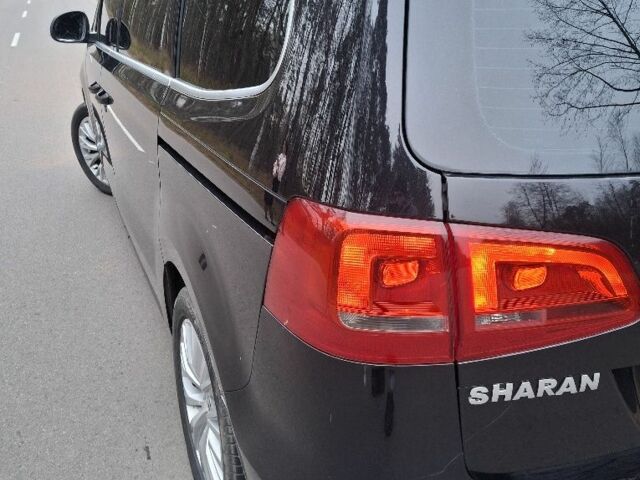 Чорний Фольксваген Шаран, об'ємом двигуна 2 л та пробігом 289 тис. км за 15000 $, фото 2 на Automoto.ua