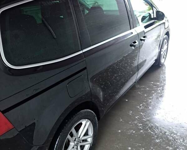 Чорний Фольксваген Шаран, об'ємом двигуна 2 л та пробігом 290 тис. км за 10500 $, фото 10 на Automoto.ua