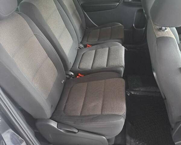 Чорний Фольксваген Шаран, об'ємом двигуна 2 л та пробігом 290 тис. км за 10500 $, фото 2 на Automoto.ua