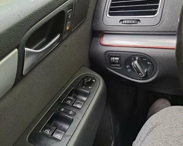 Чорний Фольксваген Шаран, об'ємом двигуна 2 л та пробігом 290 тис. км за 10500 $, фото 5 на Automoto.ua