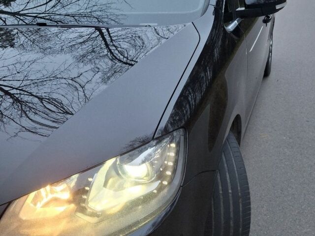 Чорний Фольксваген Шаран, об'ємом двигуна 2 л та пробігом 289 тис. км за 15000 $, фото 1 на Automoto.ua