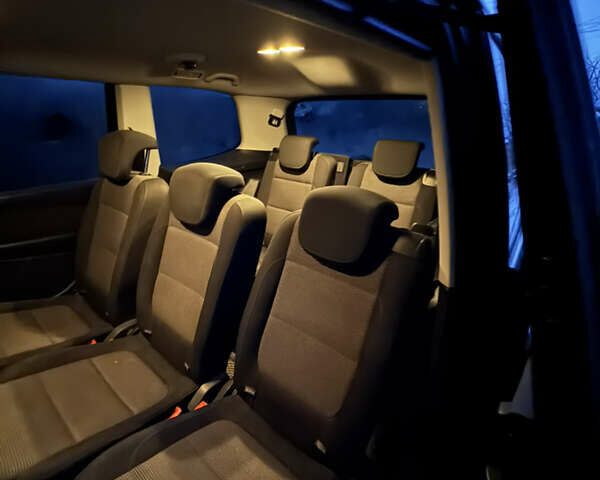 Черный Фольксваген Шаран, объемом двигателя 1.97 л и пробегом 309 тыс. км за 14500 $, фото 4 на Automoto.ua