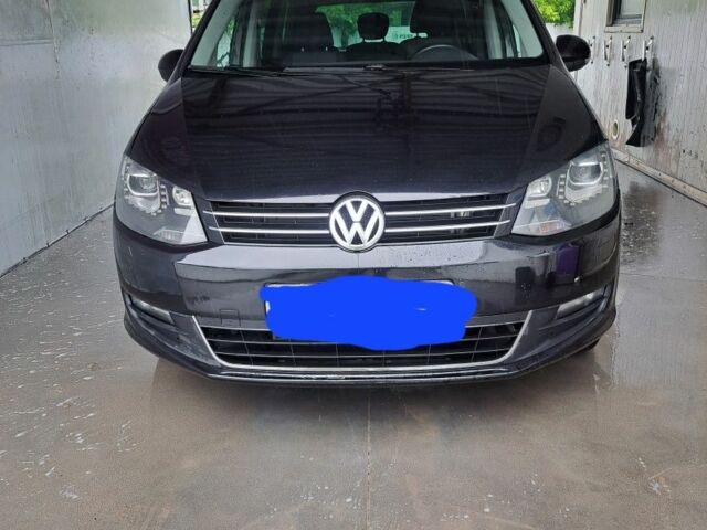 Чорний Фольксваген Шаран, об'ємом двигуна 2 л та пробігом 290 тис. км за 10500 $, фото 6 на Automoto.ua