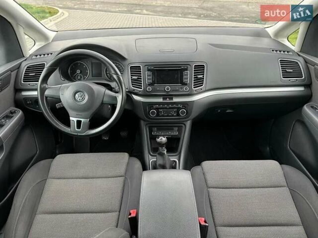 Черный Фольксваген Шаран, объемом двигателя 2 л и пробегом 477 тыс. км за 12300 $, фото 27 на Automoto.ua
