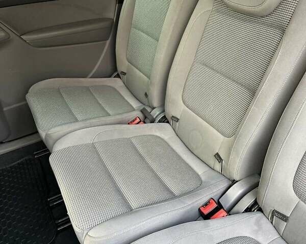 Черный Фольксваген Шаран, объемом двигателя 2 л и пробегом 319 тыс. км за 11500 $, фото 13 на Automoto.ua