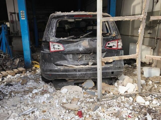 Черный Фольксваген Шаран, объемом двигателя 2 л и пробегом 341 тыс. км за 3500 $, фото 1 на Automoto.ua