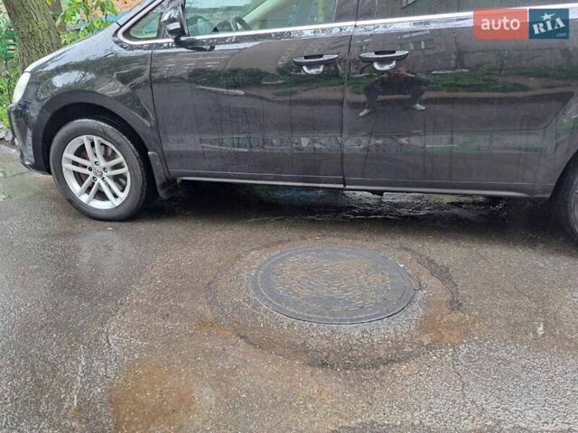 Чорний Фольксваген Шаран, об'ємом двигуна 2 л та пробігом 290 тис. км за 10500 $, фото 12 на Automoto.ua