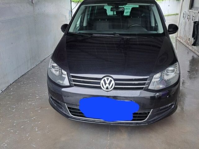 Чорний Фольксваген Шаран, об'ємом двигуна 2 л та пробігом 290 тис. км за 10500 $, фото 2 на Automoto.ua