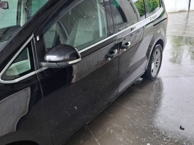 Чорний Фольксваген Шаран, об'ємом двигуна 2 л та пробігом 290 тис. км за 10500 $, фото 1 на Automoto.ua