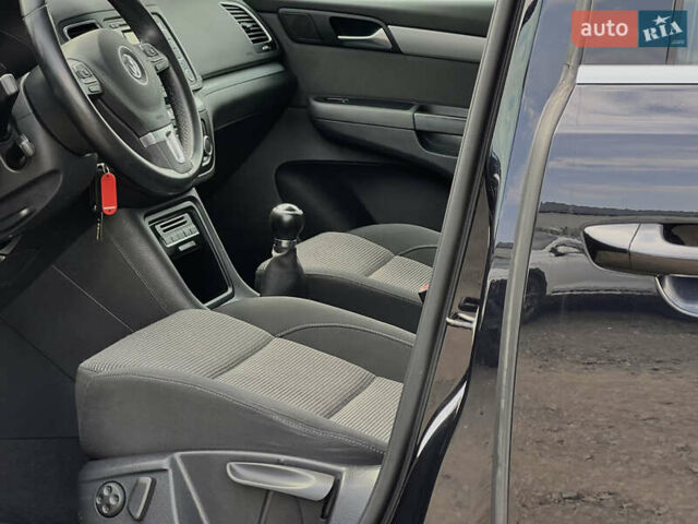 Чорний Фольксваген Шаран, об'ємом двигуна 2 л та пробігом 126 тис. км за 15957 $, фото 22 на Automoto.ua
