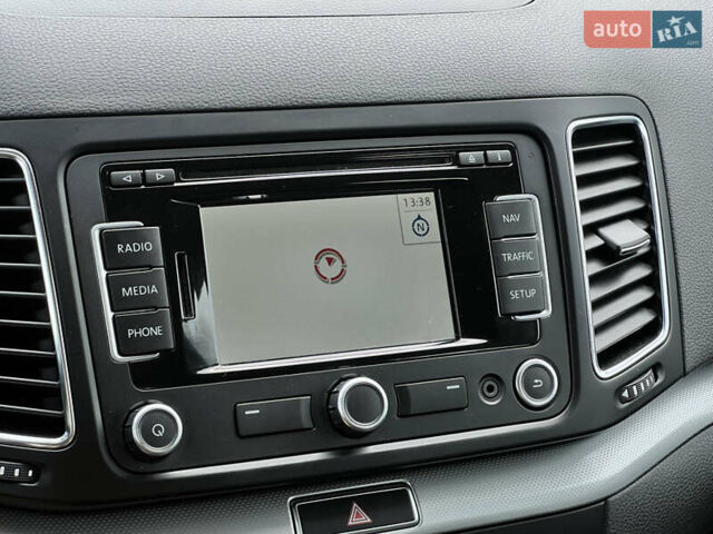 Чорний Фольксваген Шаран, об'ємом двигуна 2 л та пробігом 126 тис. км за 15957 $, фото 59 на Automoto.ua