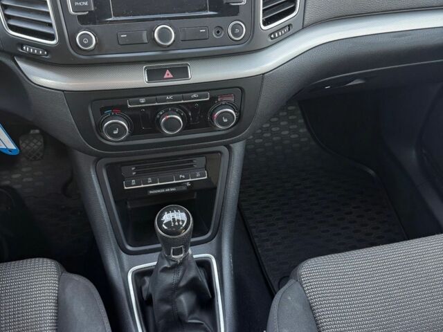 Чорний Фольксваген Шаран, об'ємом двигуна 2 л та пробігом 178 тис. км за 7800 $, фото 16 на Automoto.ua