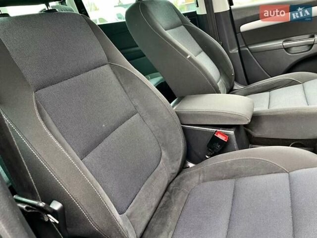 Черный Фольксваген Шаран, объемом двигателя 2 л и пробегом 265 тыс. км за 14500 $, фото 73 на Automoto.ua