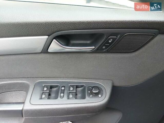 Черный Фольксваген Шаран, объемом двигателя 2 л и пробегом 298 тыс. км за 12000 $, фото 5 на Automoto.ua