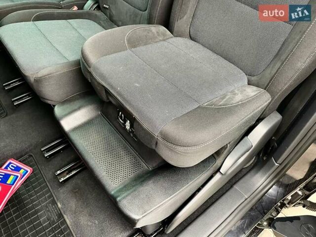 Черный Фольксваген Шаран, объемом двигателя 2 л и пробегом 265 тыс. км за 14500 $, фото 90 на Automoto.ua