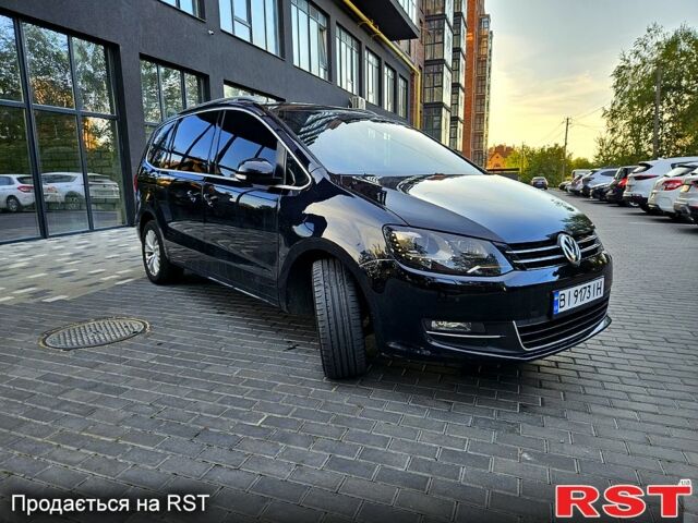 Фольксваген Шаран 2013 в Полтаве на Automoto.ua Черный Фольксваген Шаран, объемом двигателя 2 л и пробегом 246 тыс. км за 12200 $, фото 2 на Automoto.ua