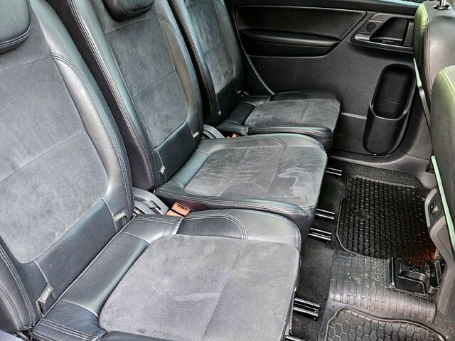 Фольксваген Шаран 2013 в Полтаве на Automoto.ua Черный Фольксваген Шаран, объемом двигателя 2 л и пробегом 246 тыс. км за 12200 $, фото 4 на Automoto.ua