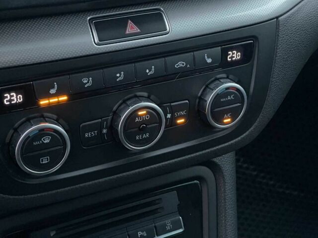 Черный Фольксваген Шаран, объемом двигателя 2 л и пробегом 235 тыс. км за 13950 $, фото 4 на Automoto.ua