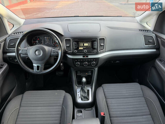 Чорний Фольксваген Шаран, об'ємом двигуна 2 л та пробігом 250 тис. км за 15900 $, фото 74 на Automoto.ua