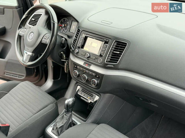 Чорний Фольксваген Шаран, об'ємом двигуна 2 л та пробігом 250 тис. км за 15900 $, фото 26 на Automoto.ua