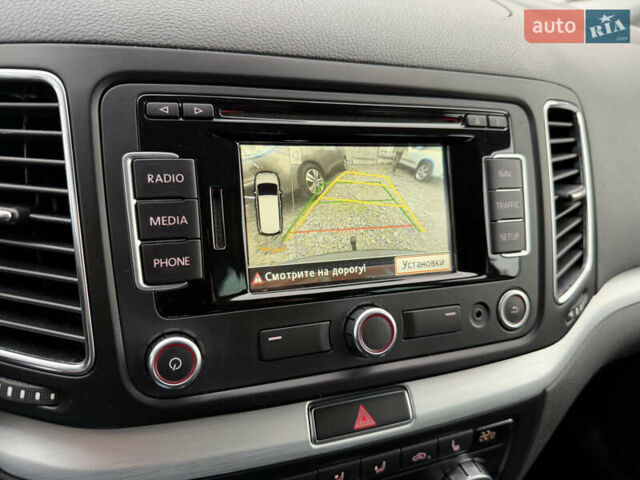 Чорний Фольксваген Шаран, об'ємом двигуна 2 л та пробігом 250 тис. км за 15900 $, фото 101 на Automoto.ua