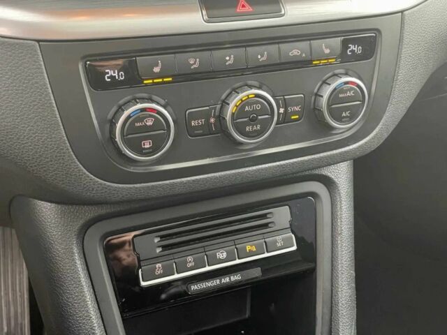 Фольксваген Шаран 2014 в Днепре (Днепропетровске) на Automoto.ua Черный Фольксваген Шаран, объемом двигателя 2 л и пробегом 81 тыс. км за 7800 $, фото 9 на Automoto.ua