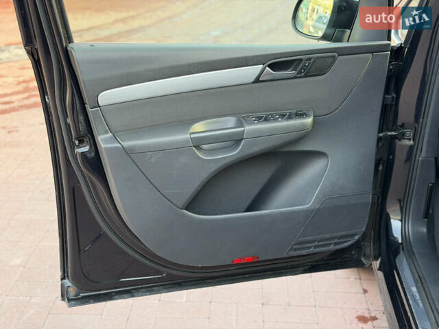 Чорний Фольксваген Шаран, об'ємом двигуна 2 л та пробігом 250 тис. км за 15900 $, фото 16 на Automoto.ua