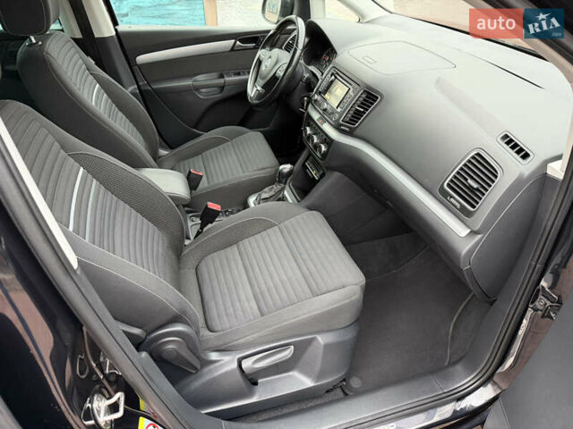Чорний Фольксваген Шаран, об'ємом двигуна 2 л та пробігом 250 тис. км за 15900 $, фото 72 на Automoto.ua