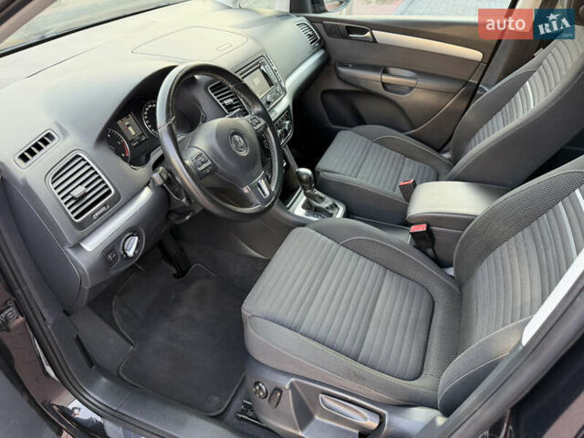 Чорний Фольксваген Шаран, об'ємом двигуна 2 л та пробігом 250 тис. км за 15900 $, фото 68 на Automoto.ua