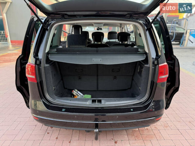 Чорний Фольксваген Шаран, об'ємом двигуна 2 л та пробігом 250 тис. км за 15900 $, фото 34 на Automoto.ua