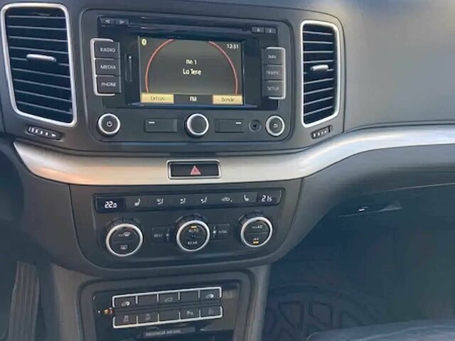 Черный Фольксваген Шаран, объемом двигателя 2 л и пробегом 83 тыс. км за 5900 $, фото 6 на Automoto.ua