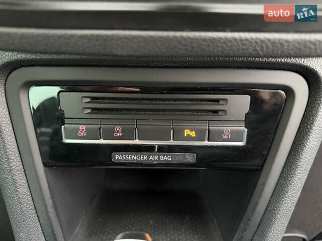 Чорний Фольксваген Шаран, об'ємом двигуна 2 л та пробігом 250 тис. км за 15900 $, фото 94 на Automoto.ua