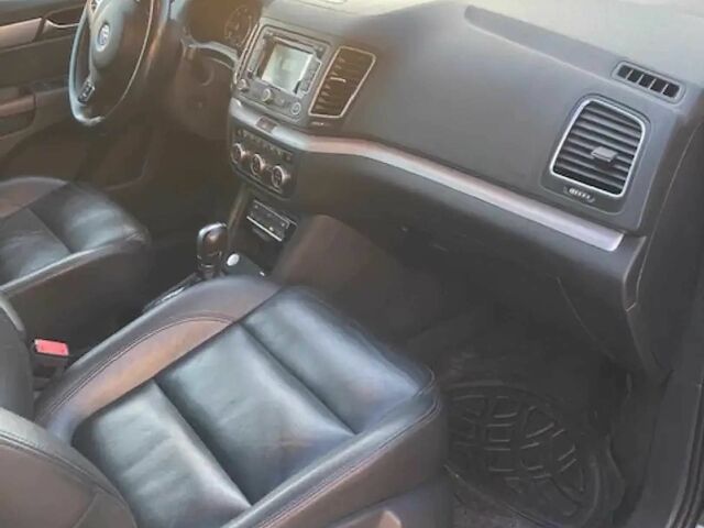 Черный Фольксваген Шаран, объемом двигателя 2 л и пробегом 83 тыс. км за 5900 $, фото 5 на Automoto.ua