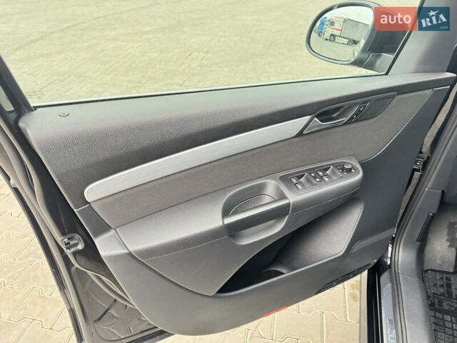 Черный Фольксваген Шаран, объемом двигателя 1.97 л и пробегом 290 тыс. км за 17604 $, фото 30 на Automoto.ua