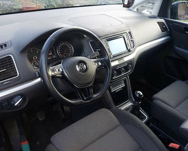 Черный Фольксваген Шаран, объемом двигателя 1.97 л и пробегом 315 тыс. км за 16000 $, фото 10 на Automoto.ua