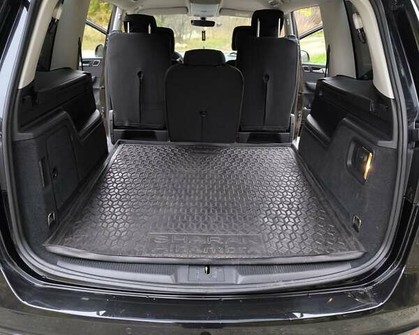 Черный Фольксваген Шаран, объемом двигателя 2 л и пробегом 147 тыс. км за 20000 $, фото 11 на Automoto.ua