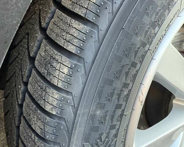 Черный Фольксваген Шаран, объемом двигателя 1.97 л и пробегом 432 тыс. км за 18300 $, фото 21 на Automoto.ua