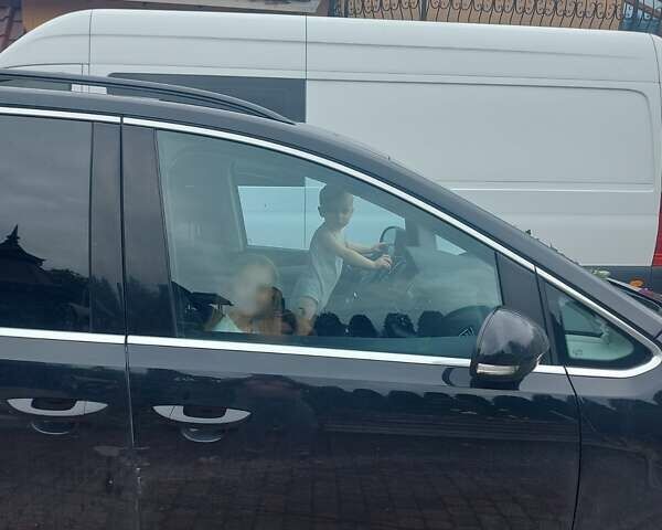 Черный Фольксваген Шаран, объемом двигателя 1.97 л и пробегом 315 тыс. км за 16000 $, фото 8 на Automoto.ua