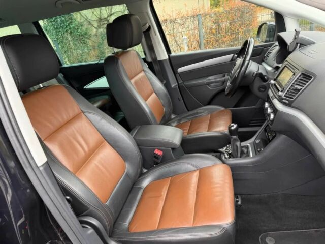 Черный Фольксваген Шаран, объемом двигателя 2 л и пробегом 87 тыс. км за 8000 $, фото 7 на Automoto.ua