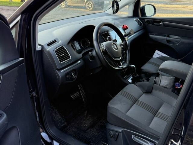 Черный Фольксваген Шаран, объемом двигателя 2 л и пробегом 432 тыс. км за 18300 $, фото 4 на Automoto.ua