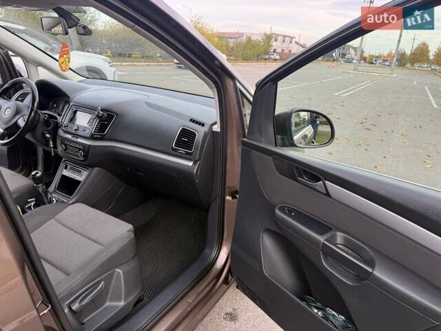 Коричневий Фольксваген Шаран, об'ємом двигуна 1.39 л та пробігом 250 тис. км за 10600 $, фото 11 на Automoto.ua