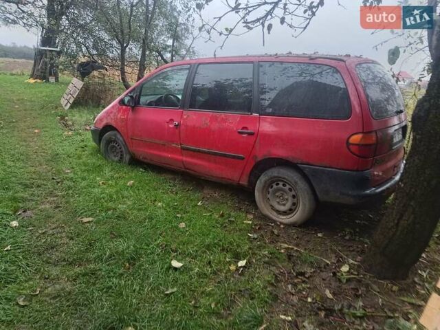 Червоний Фольксваген Шаран, об'ємом двигуна 1.9 л та пробігом 200 тис. км за 1500 $, фото 5 на Automoto.ua