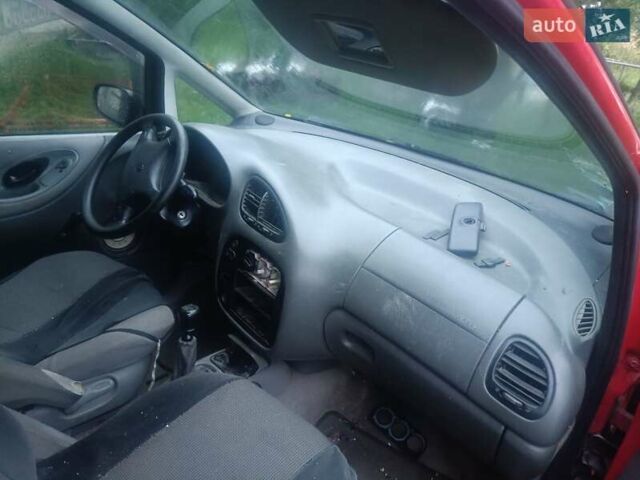 Червоний Фольксваген Шаран, об'ємом двигуна 1.9 л та пробігом 200 тис. км за 1500 $, фото 2 на Automoto.ua