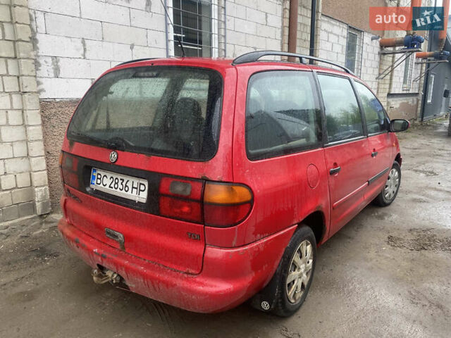 Червоний Фольксваген Шаран, об'ємом двигуна 1.9 л та пробігом 500 тис. км за 2999 $, фото 2 на Automoto.ua
