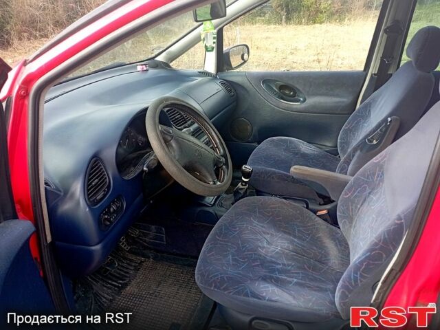 Красный Фольксваген Шаран, объемом двигателя 1.8 л и пробегом 313 тыс. км за 3860 $, фото 6 на Automoto.ua