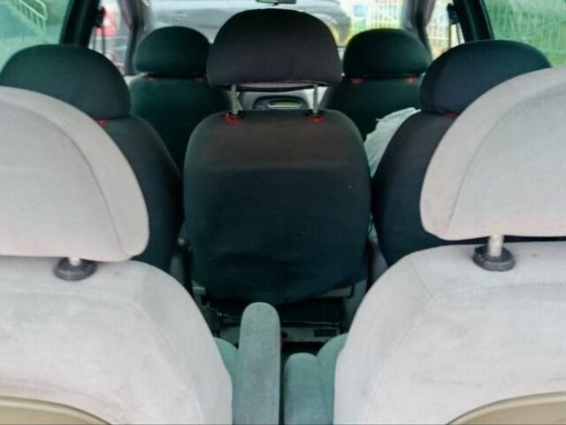 Красный Фольксваген Шаран, объемом двигателя 1.9 л и пробегом 284 тыс. км за 3200 $, фото 6 на Automoto.ua