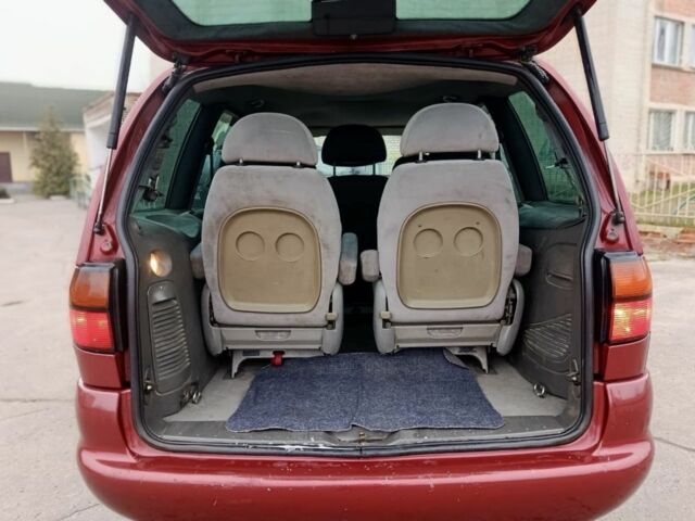 Красный Фольксваген Шаран, объемом двигателя 1.9 л и пробегом 284 тыс. км за 3200 $, фото 4 на Automoto.ua